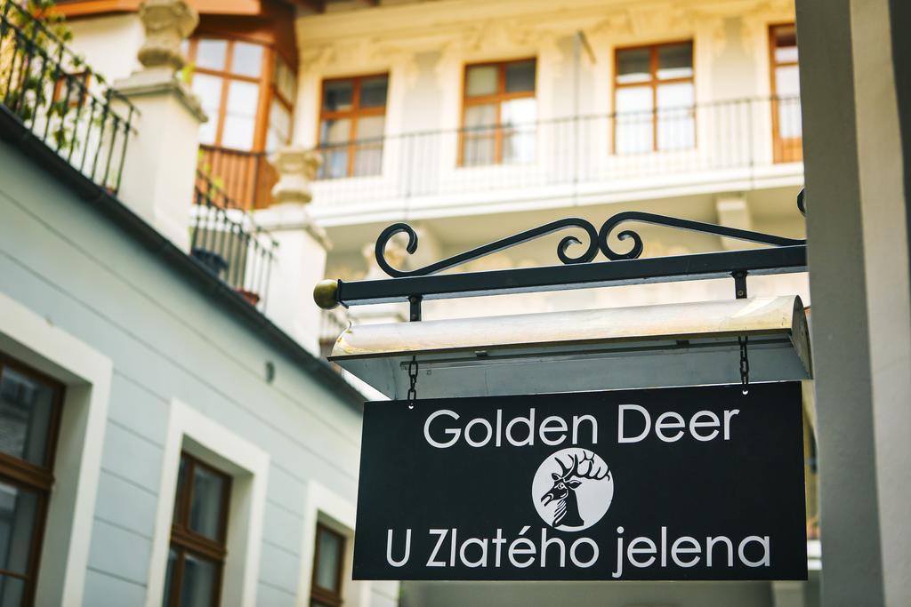 Hotel U Zlateho Jelena Prag Exterior foto